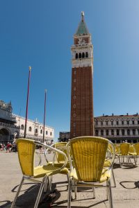 Venedig,markusplatz,cafe,stuehle,gelb